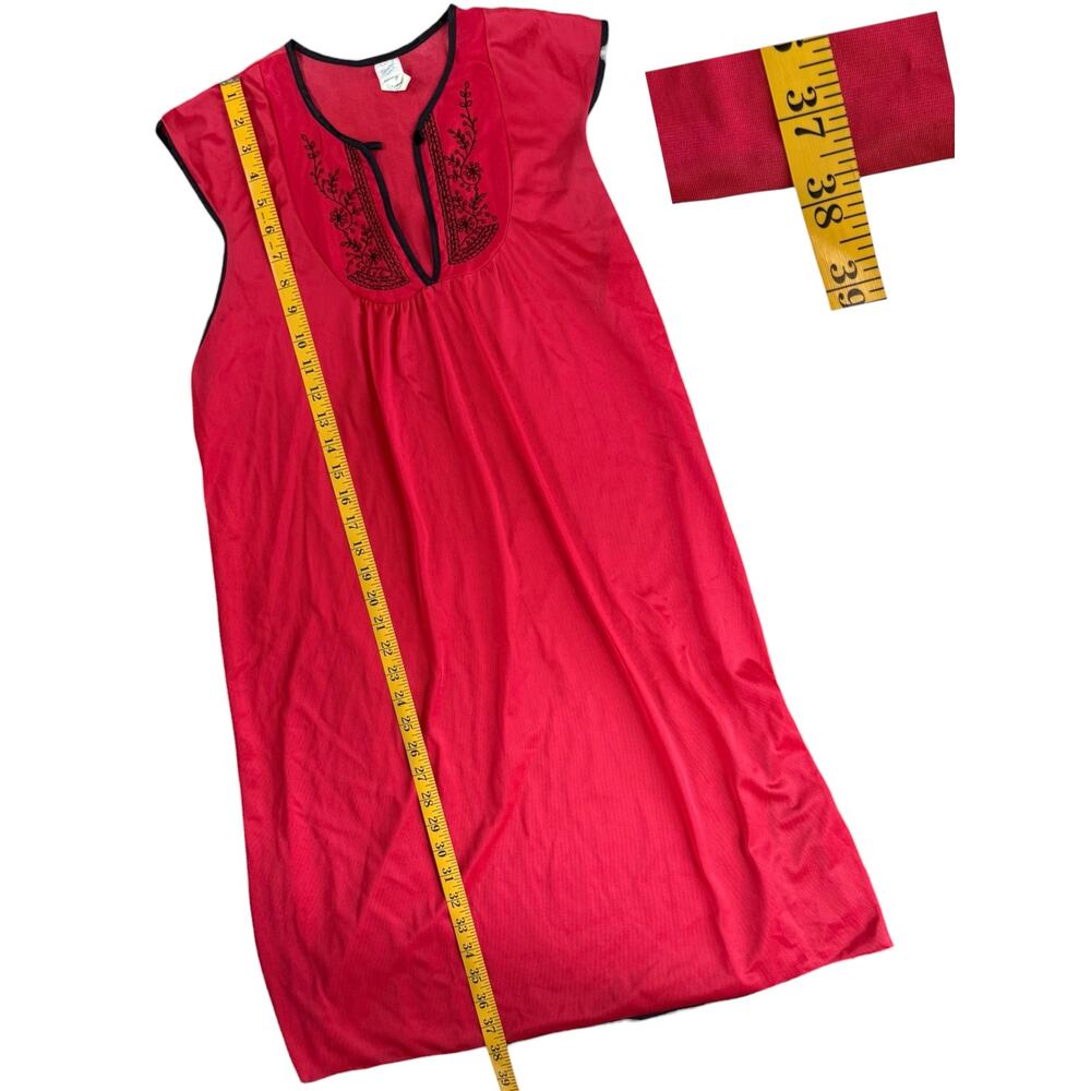 Vintage Glencraft Red Nylon Embroidered Yoke Black Nightgown Size Med Union Made - Picture 4 of 6